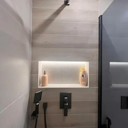 Апартамент Cozy Design 1 Bedroom *