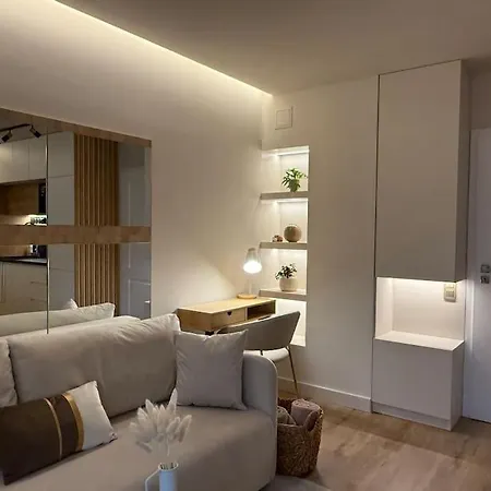 Апартамент Cozy Design 1 Bedroom *