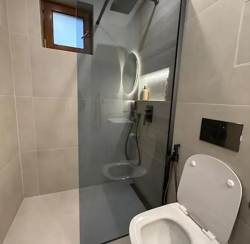 Cozy Design 1 Bedroom Apartment *