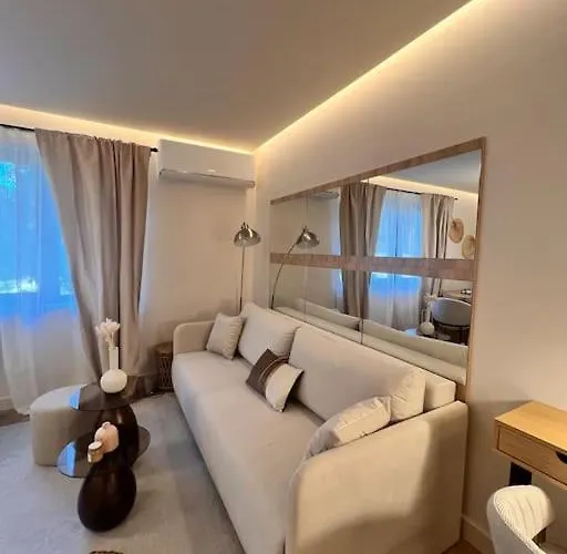 Cozy Design 1 Bedroom Apartment *